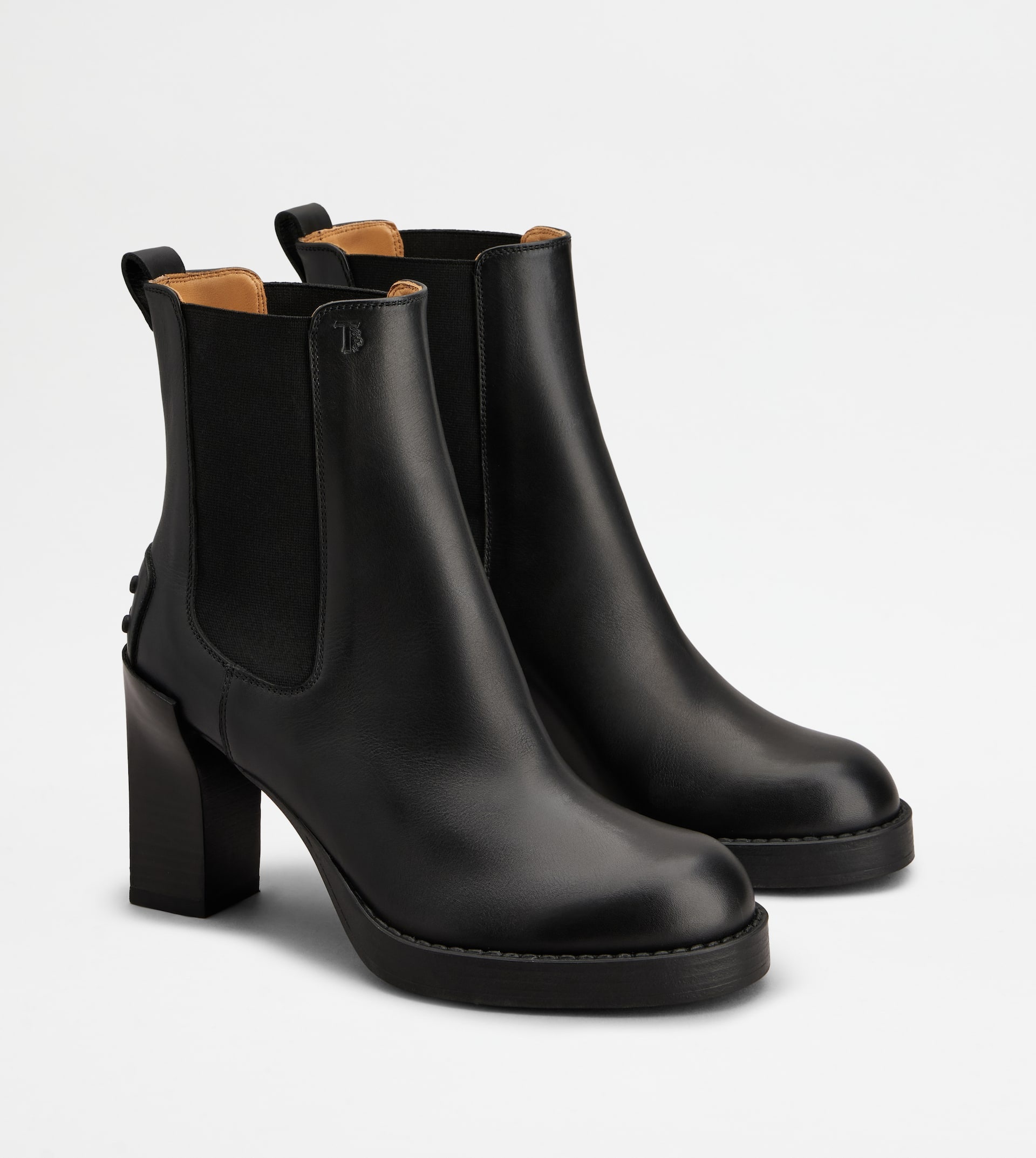 CHELSEA ANKLE BOOTS IN LEATHER - BLACK - 2