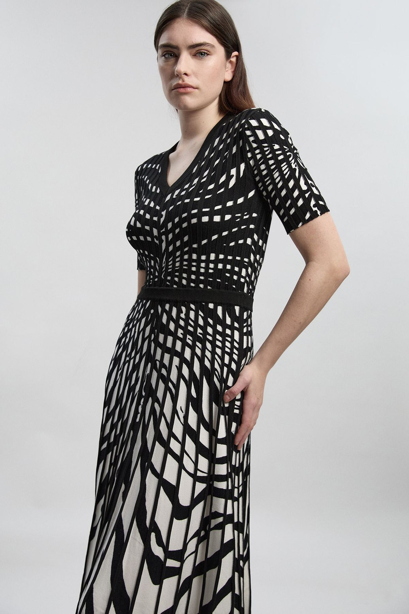 KAREN MILLEN Zebra Jacquard Knit Full Skirted Short Sleeve Midi Dress outlook