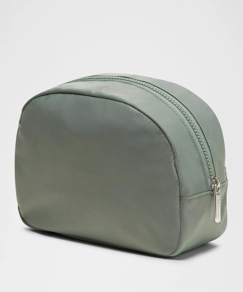 lululemon City Essentials Pouch 4L outlook