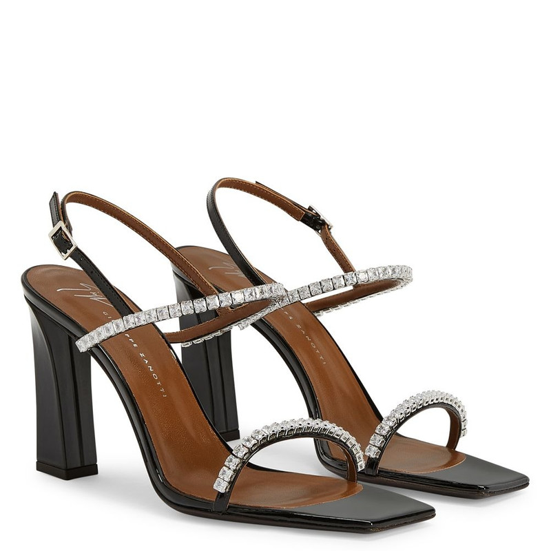 Giuseppe Zanotti Valentiine Crystal outlook