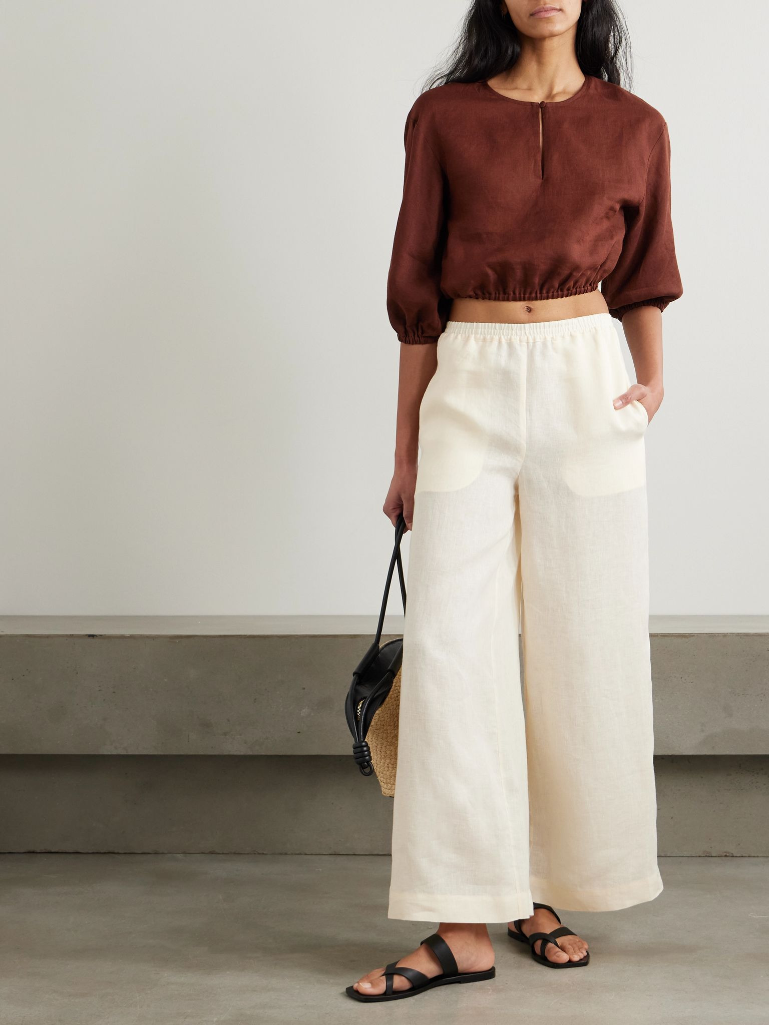 L'Intemporel Gracieux cropped gathered linen top Brown - 2