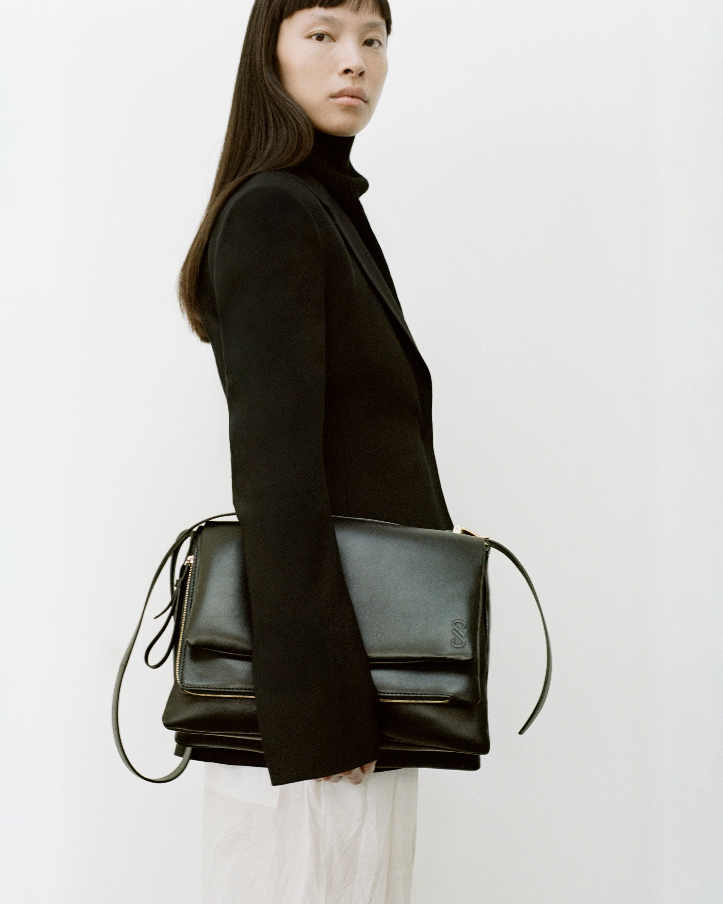 City Messenger Bag - 7