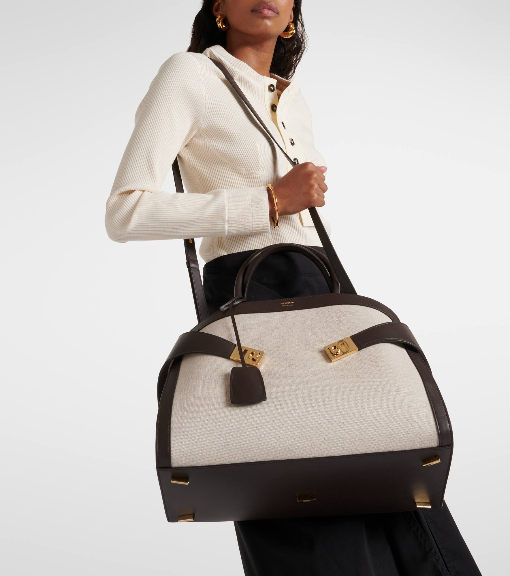 Hug Medium canvas and leather tote bag - 6