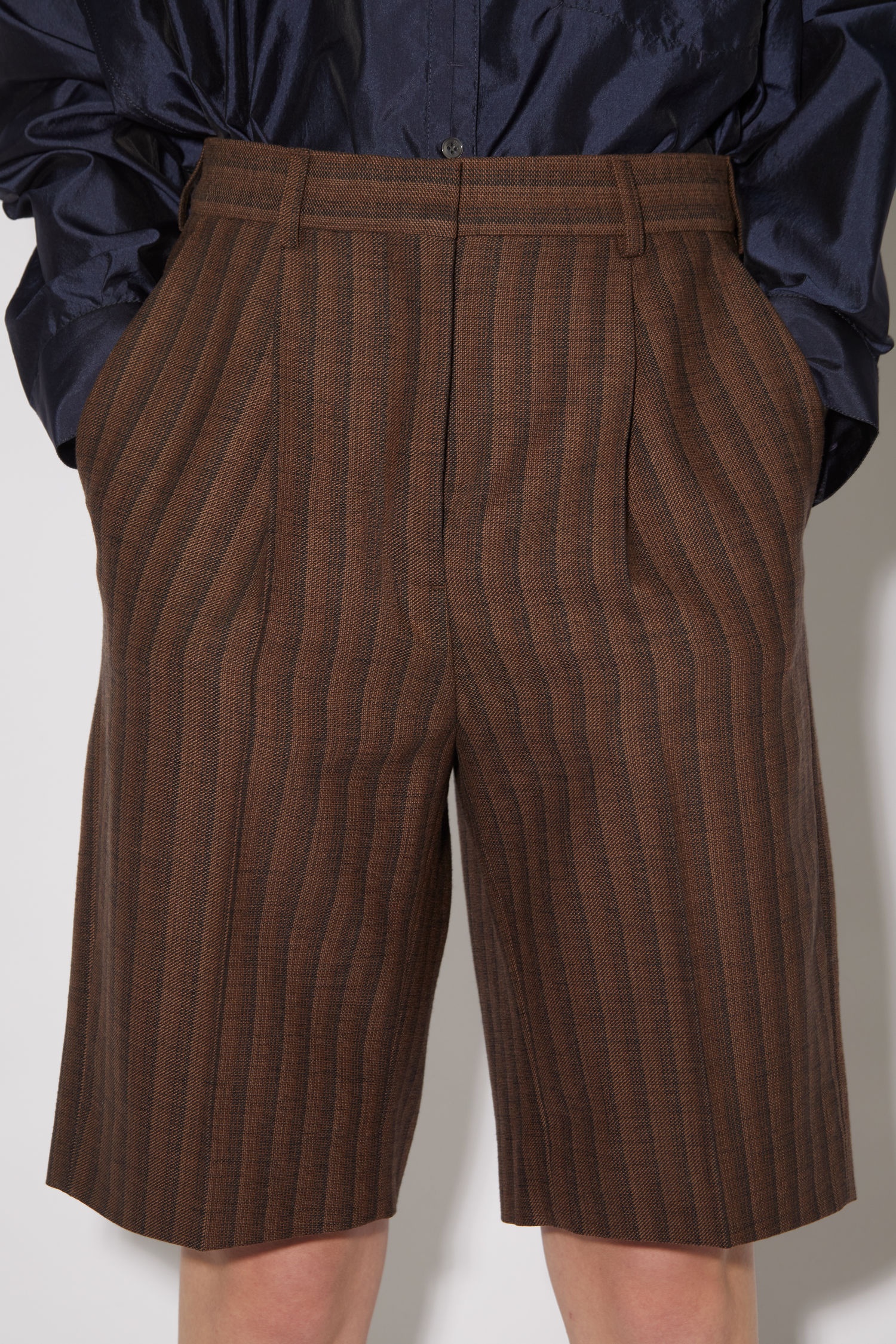 Knee-length shorts - Brown/black - 5
