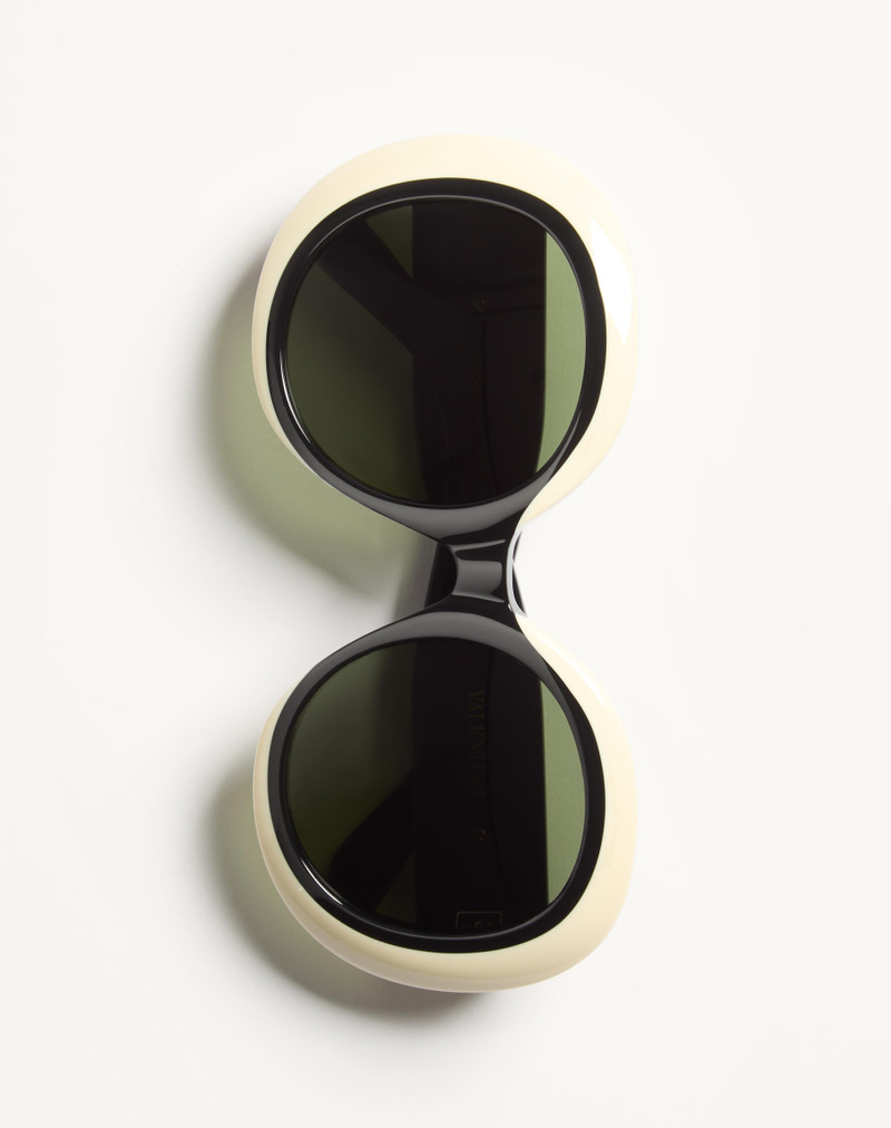 DRAMATIC ROUND 1960S ACETATE EYEWEAR 5