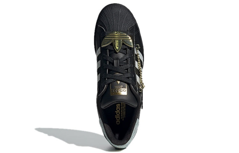 adidas (WMNS) 아디다스 슈퍼스타 'Sneaker Queen' GZ8403 outlook