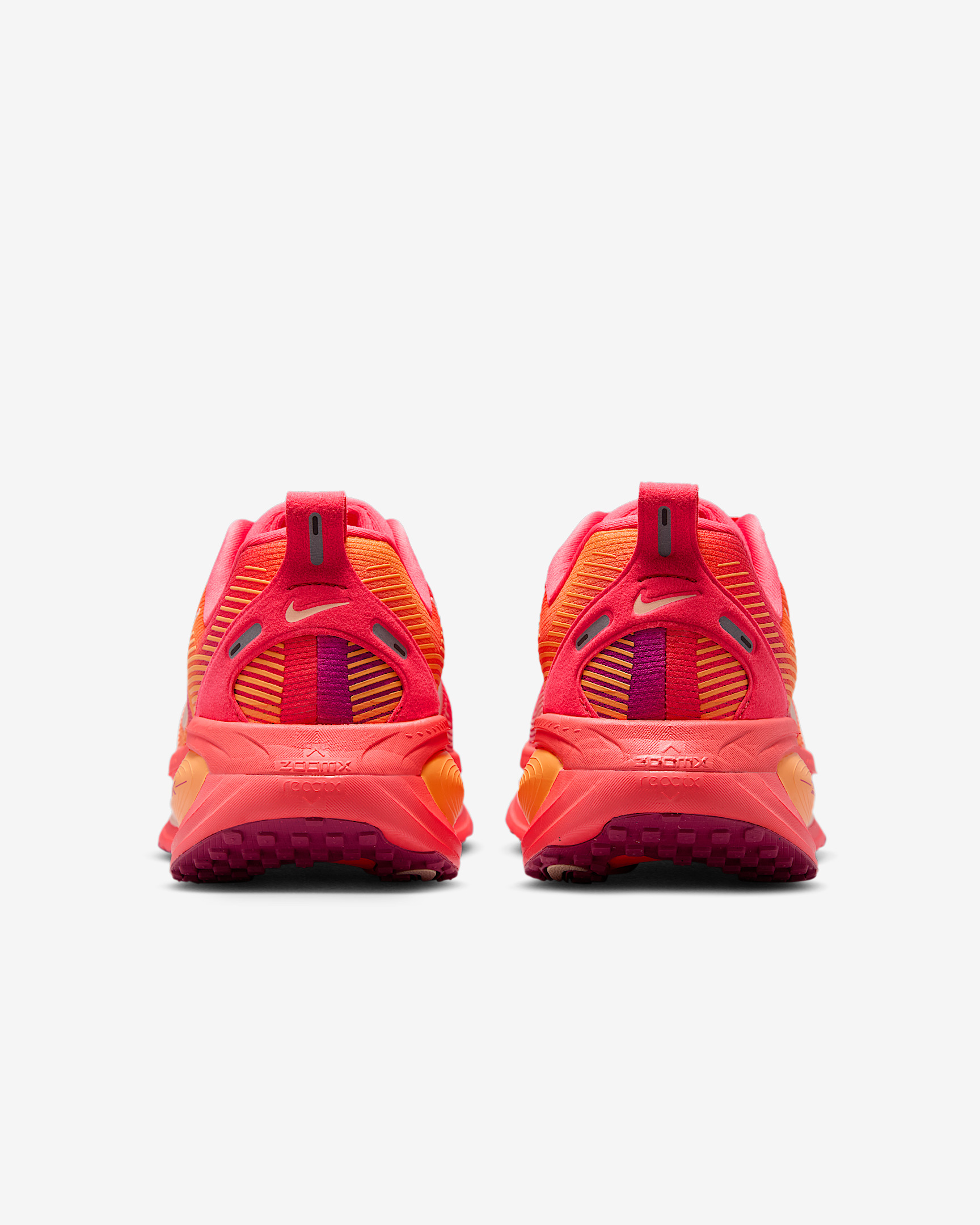 Nike Vomero 18 SE Women's Road Running Shoes - 6