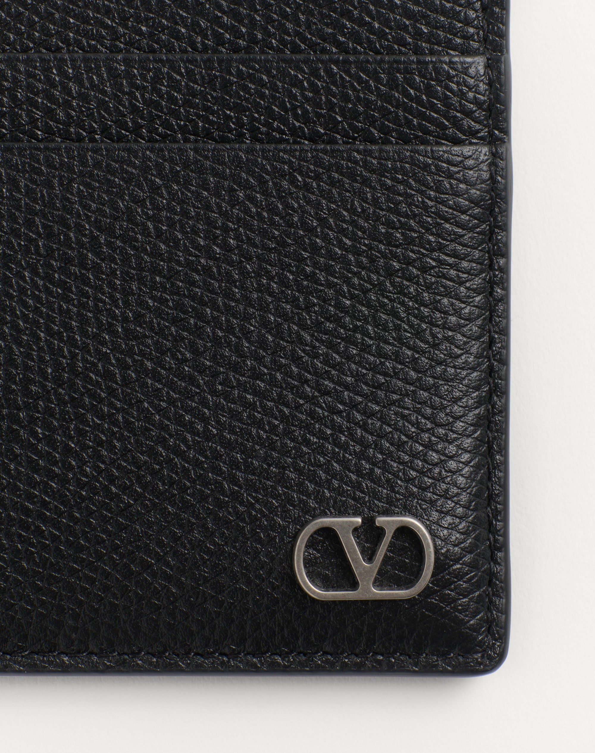VLOGO SIGNATURE GRAINY CALFSKIN CARD HOLDER - 2