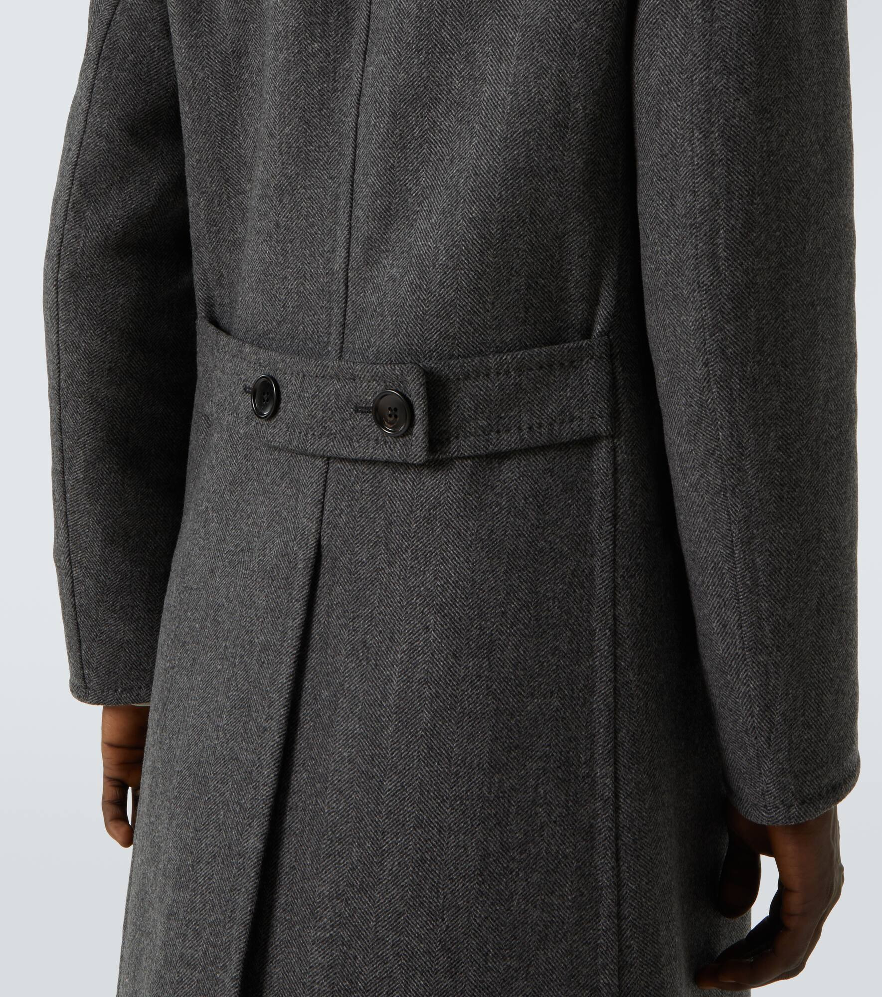 Double-breasted virgin wool coat - 6