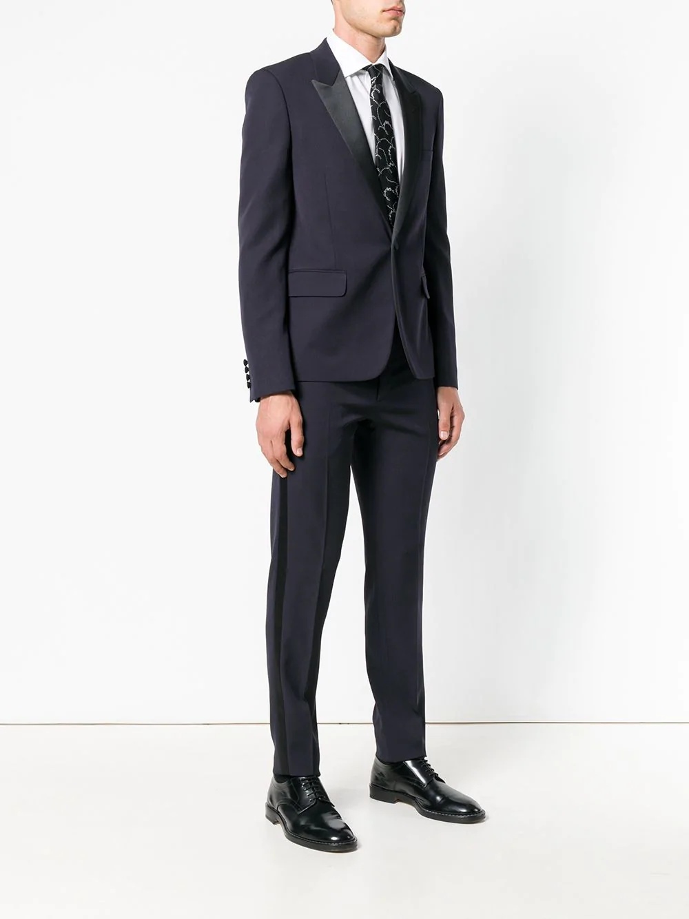 peaked lapel two piece suit - 3