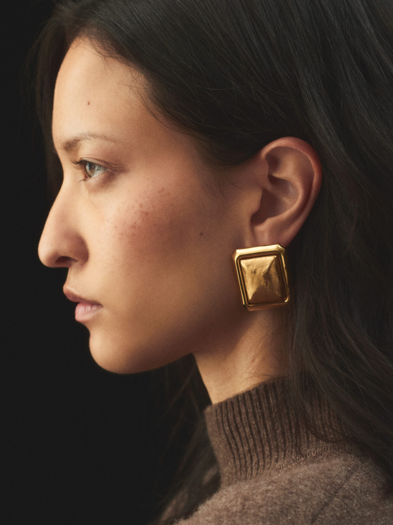 JACQUEMUS The Carré drop earrings outlook