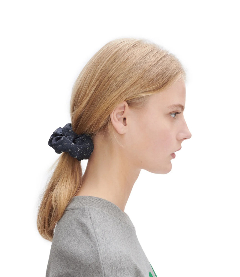 SCRUNCHIE 1