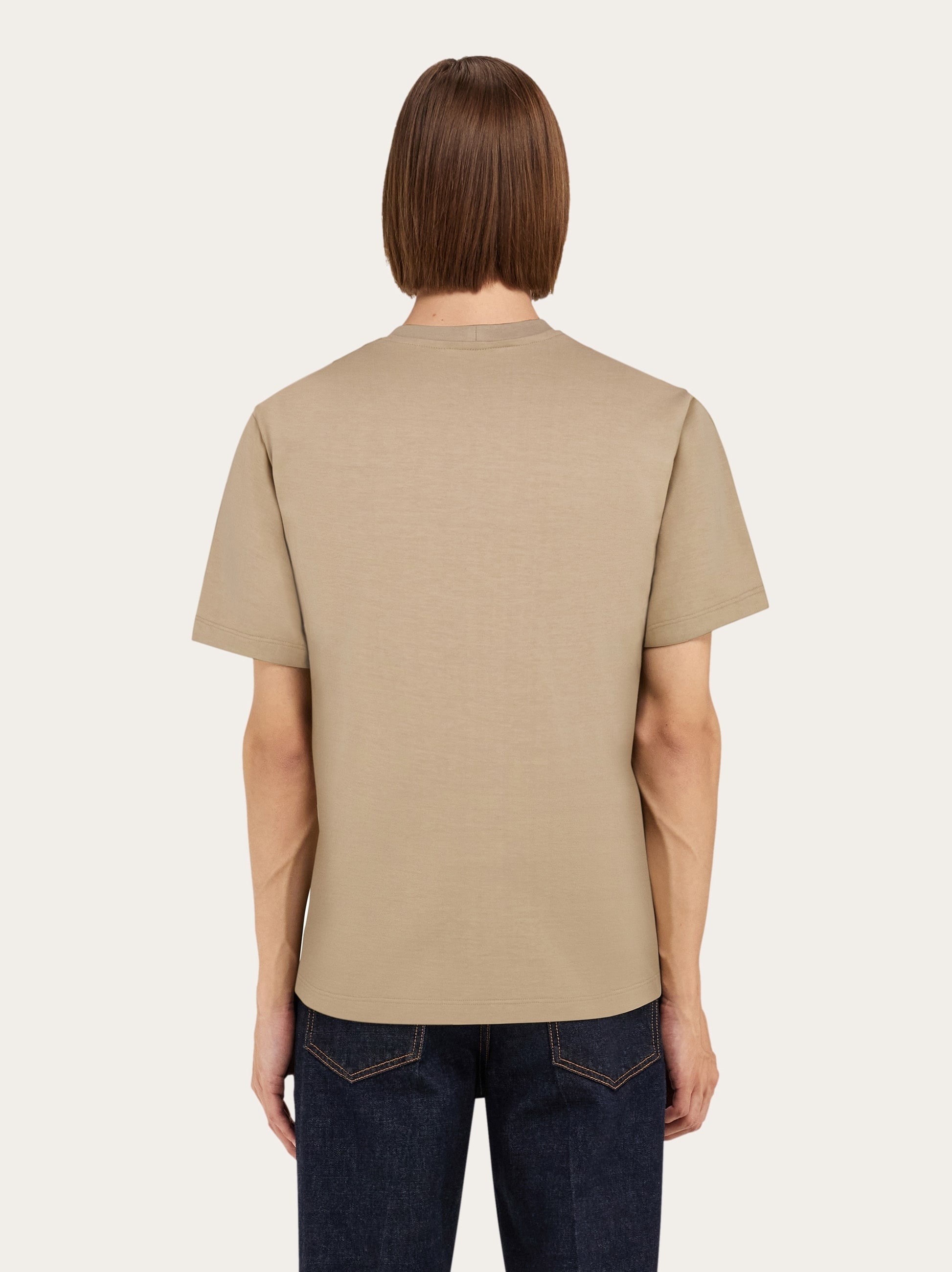 Short sleeved T-shirt with patch detail - 3