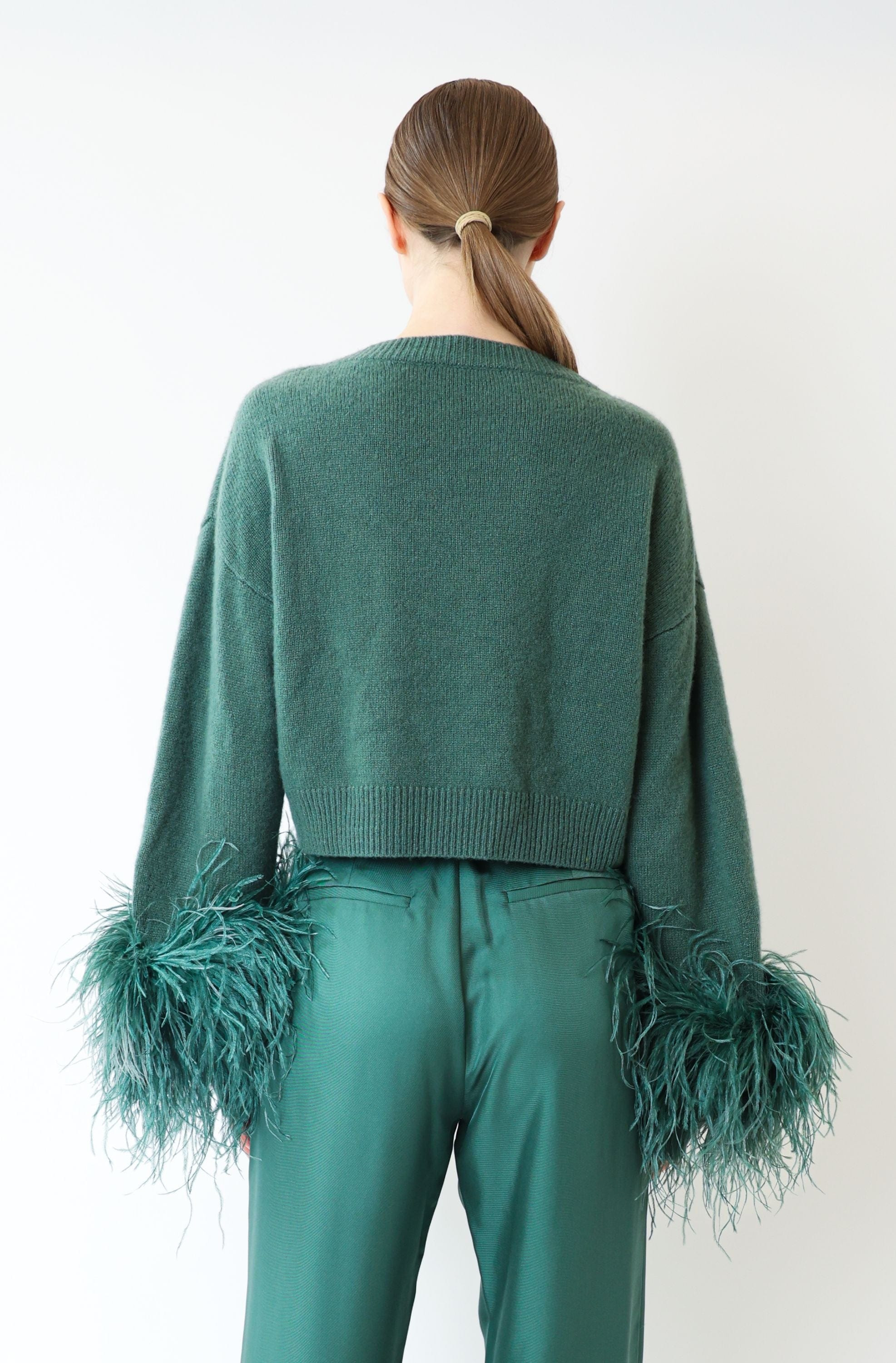 Cashmere Cropped V Neck Sweater With Feathers - 3