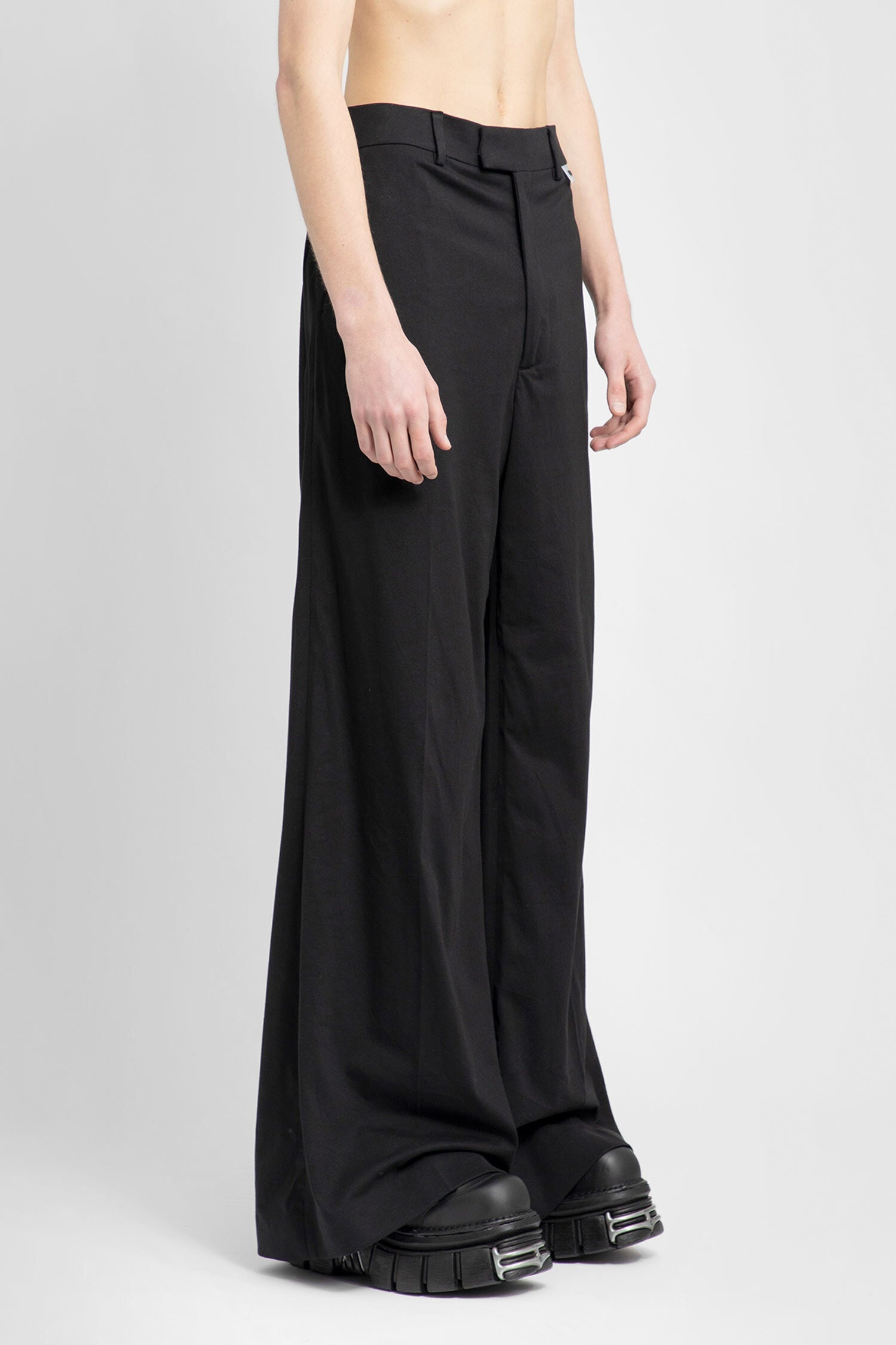 VETEMENTS MAN BLACK TROUSERS - 3