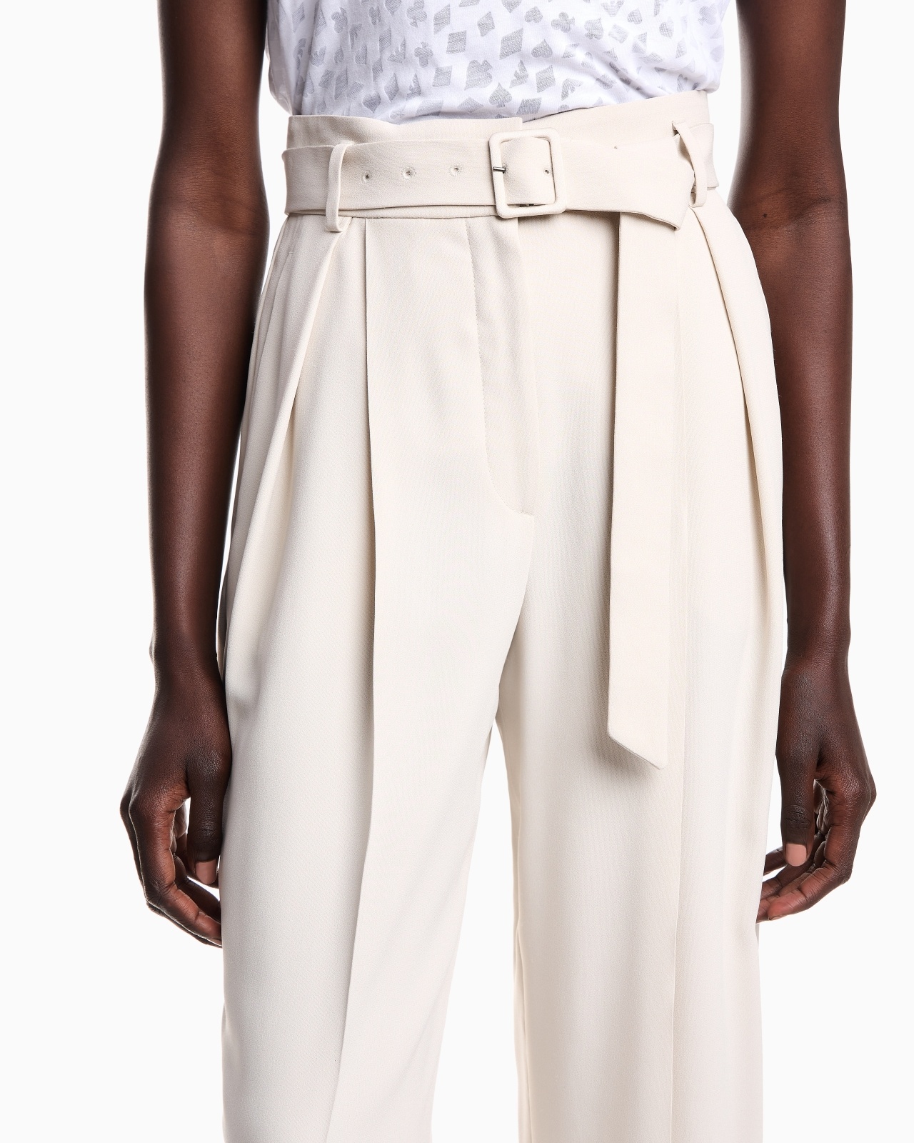 ENVERS SATIN TROUSERS WITH PLEATS AND BELT - 5