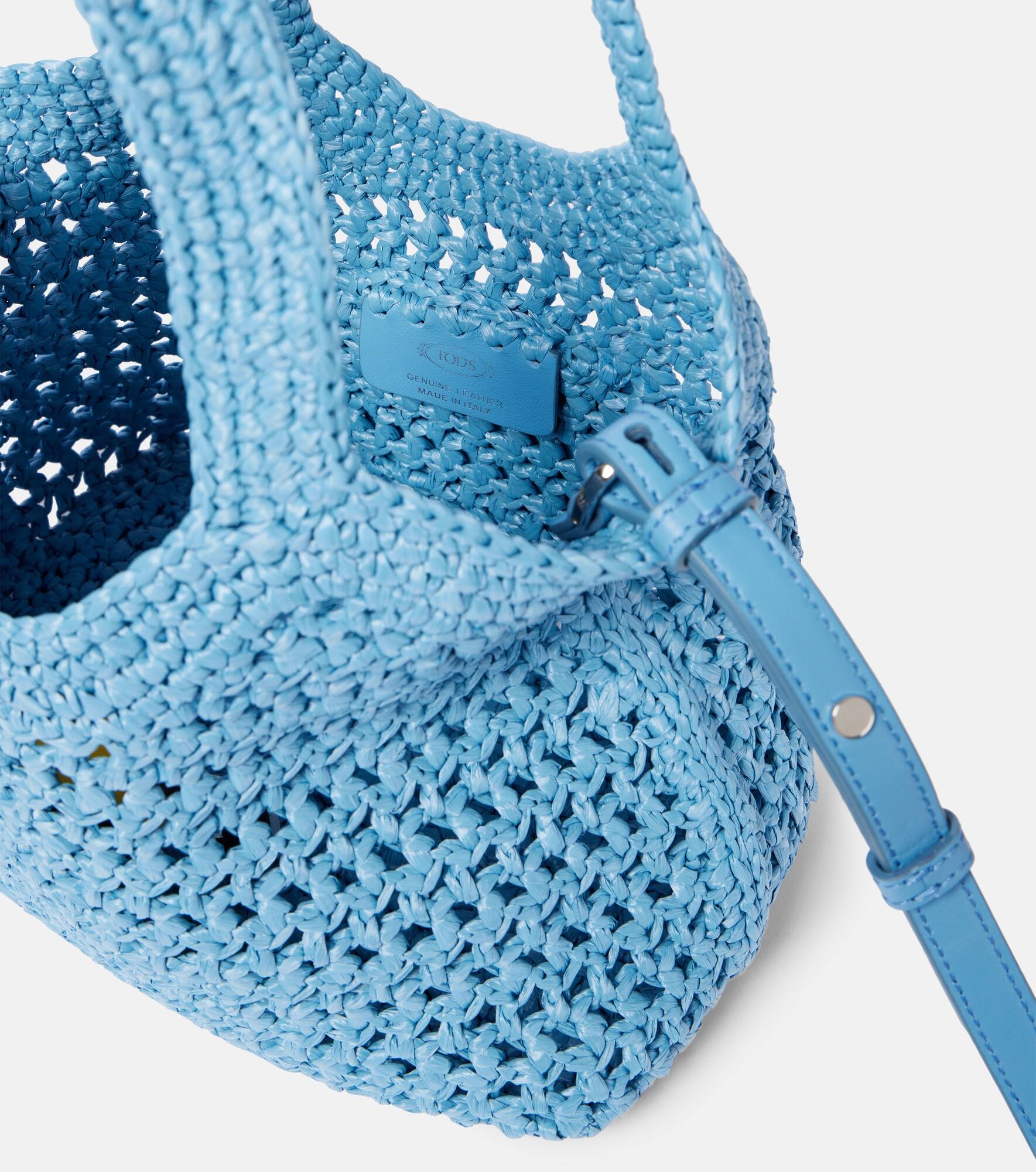 Leather-trimmed raffia basket bag - 3