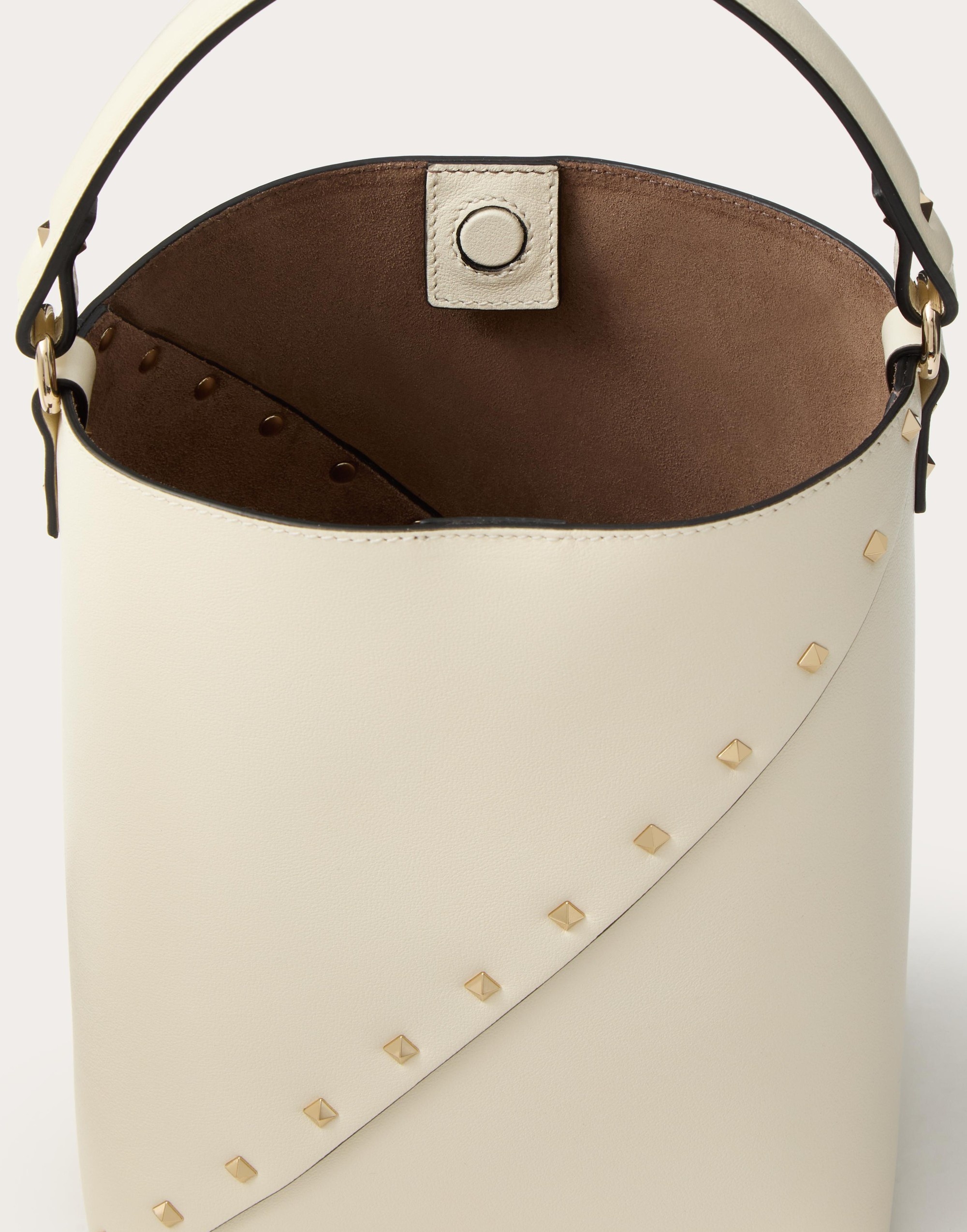 VALENTINO GARAVANI VALENTINO GARAVANI ROCKSTUD WISPY CALFSKIN BUCKET BAG - 6