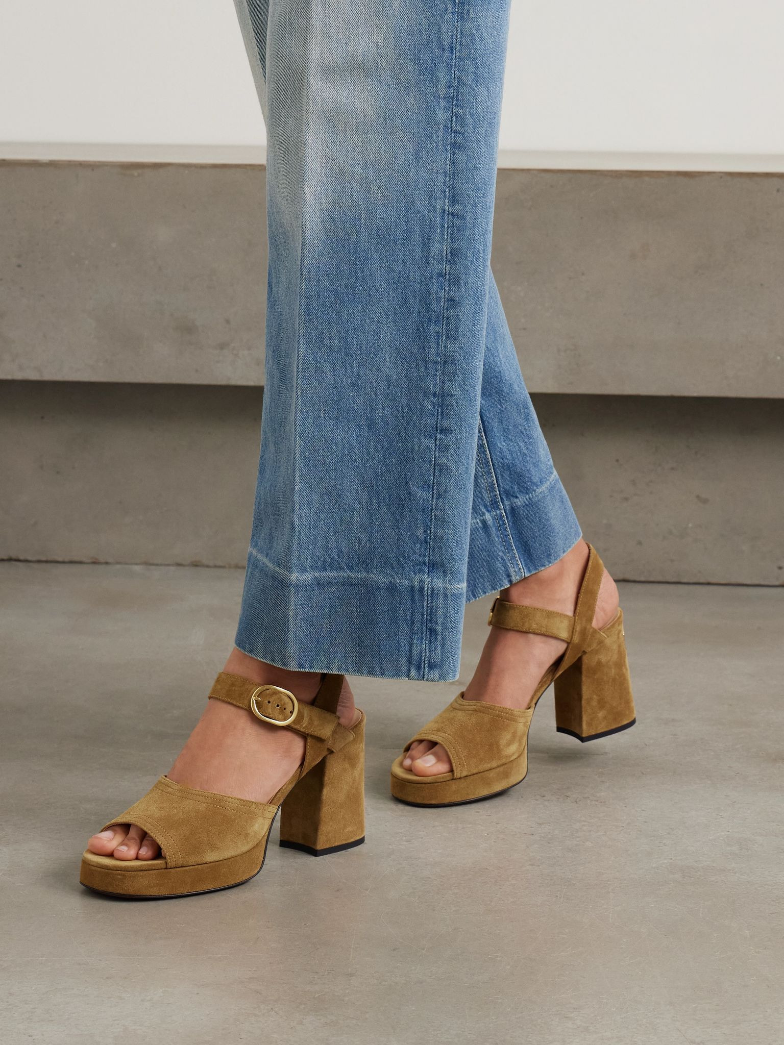 VLogo 95 suede platform sandals Tan - 2