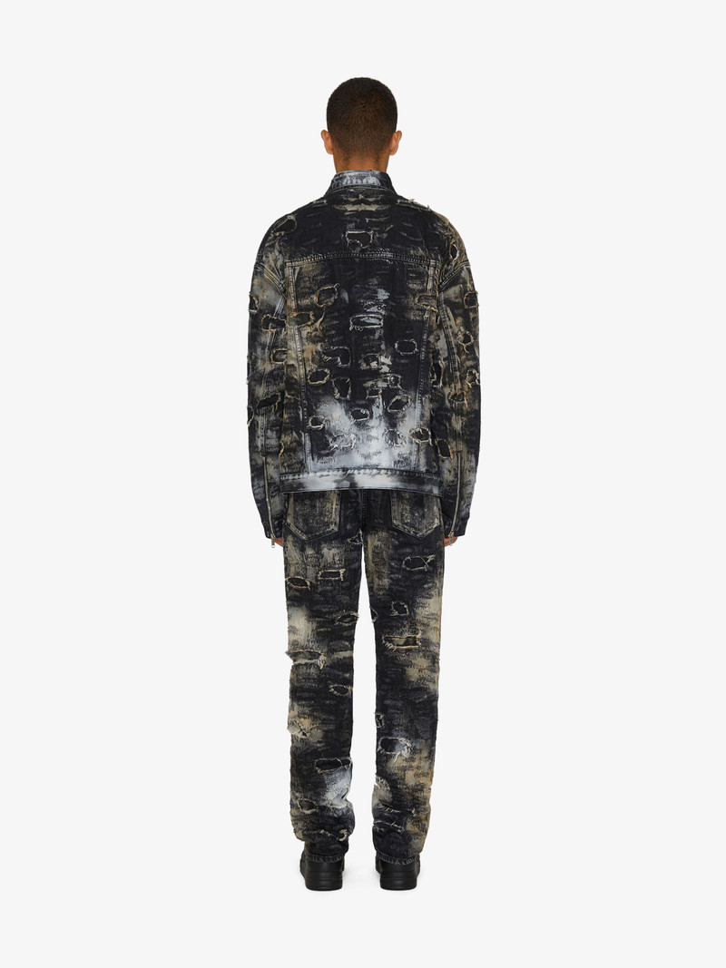 STRAIGHT FIT JEANS IN RIP AND REPAIR DENIM 4