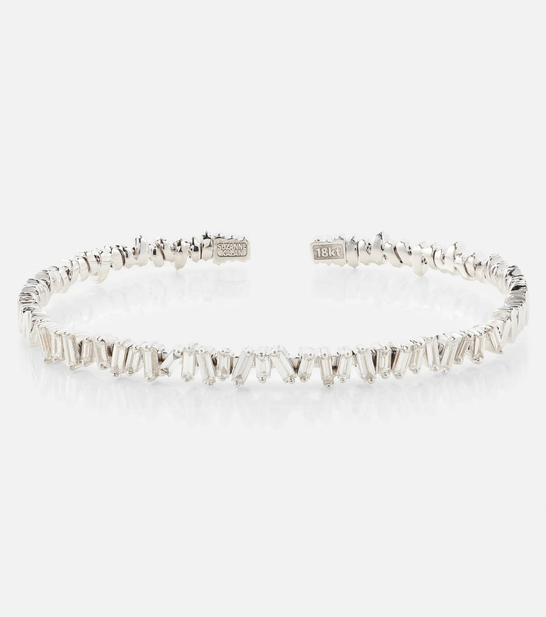 Classic 18kt white gold bangle with diamonds - 1