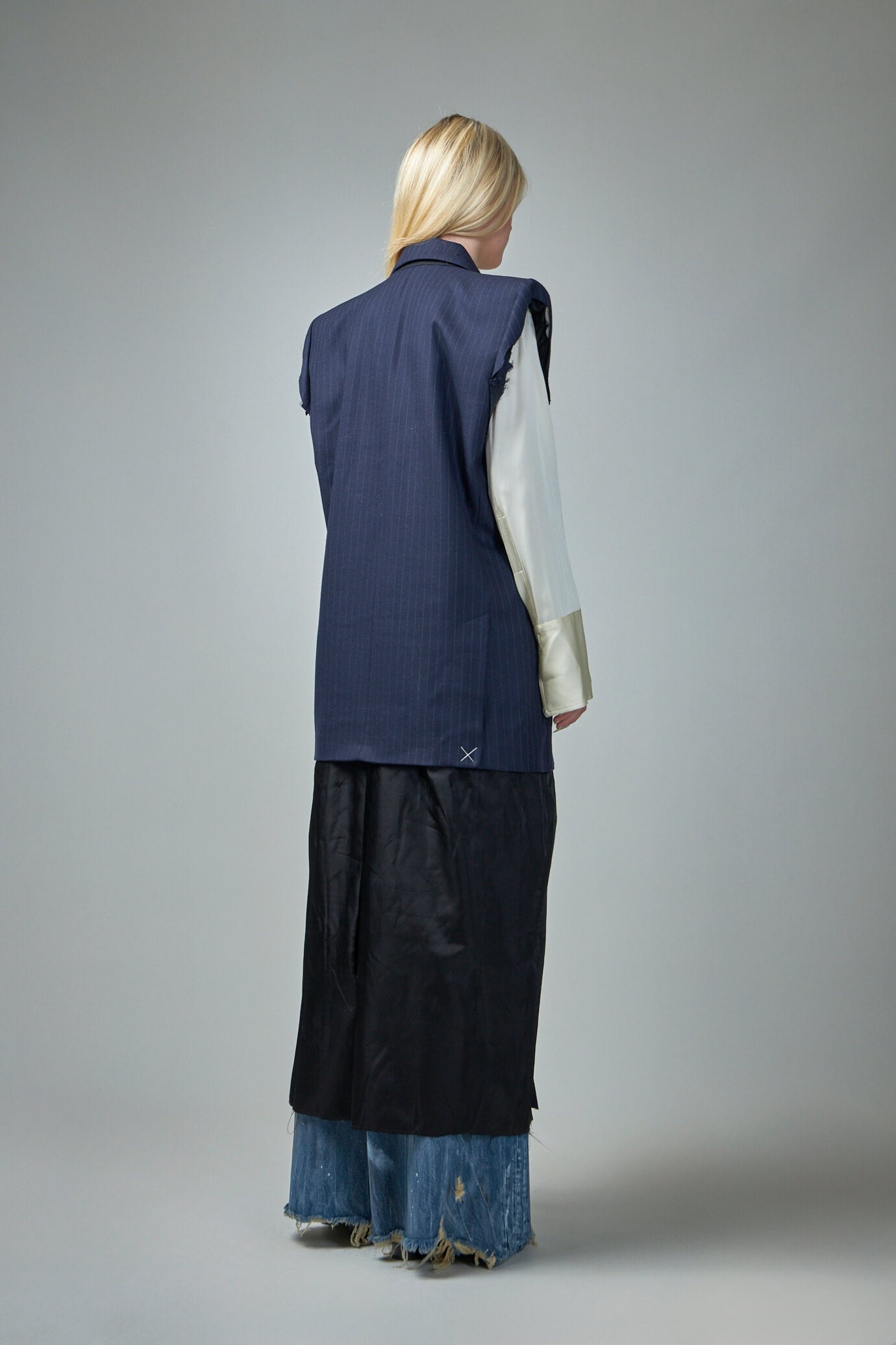 Deconstructed Sleeveless Lining Coat - 3