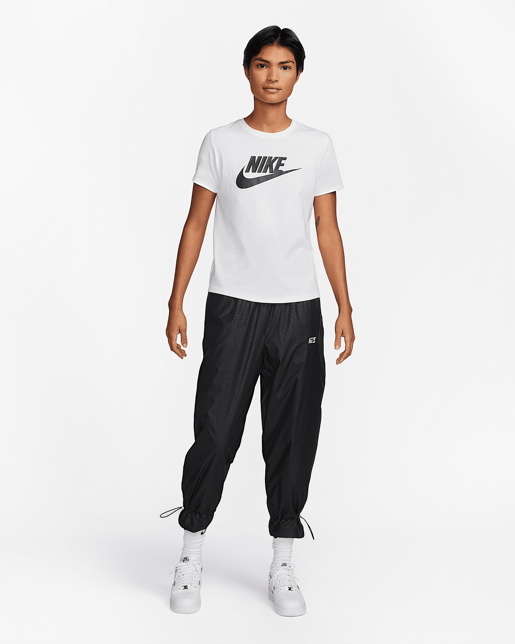Nike Sportswear Essentials Women's Logo T-Shirt - 4