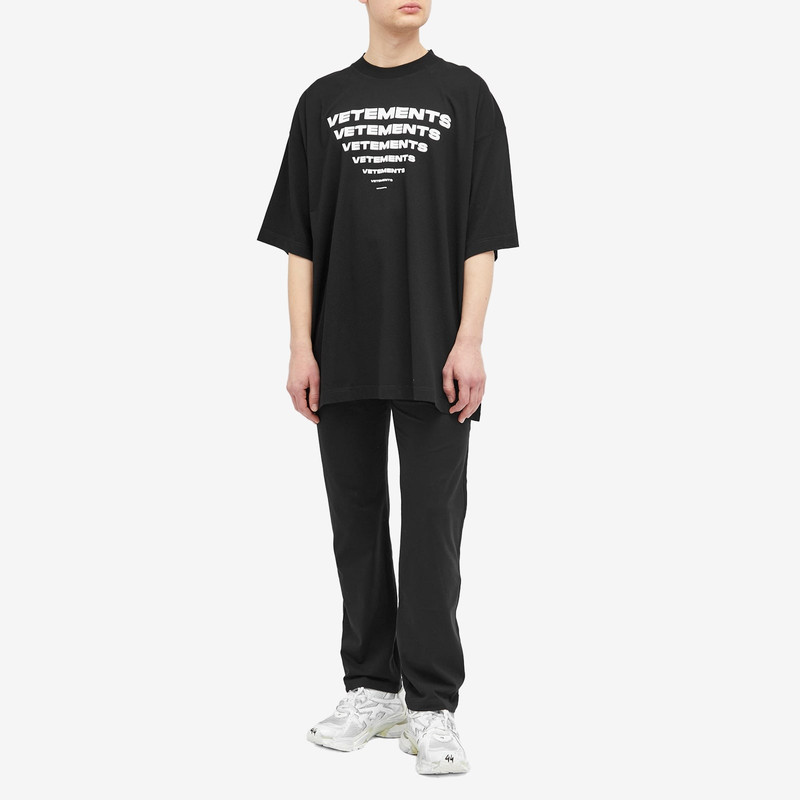 VETEMENTS VETEMENTS Pyramid Logo T-Shirt outlook
