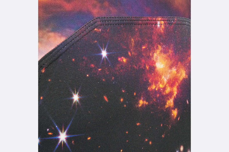 Long-Sleeved T-Shirt 4