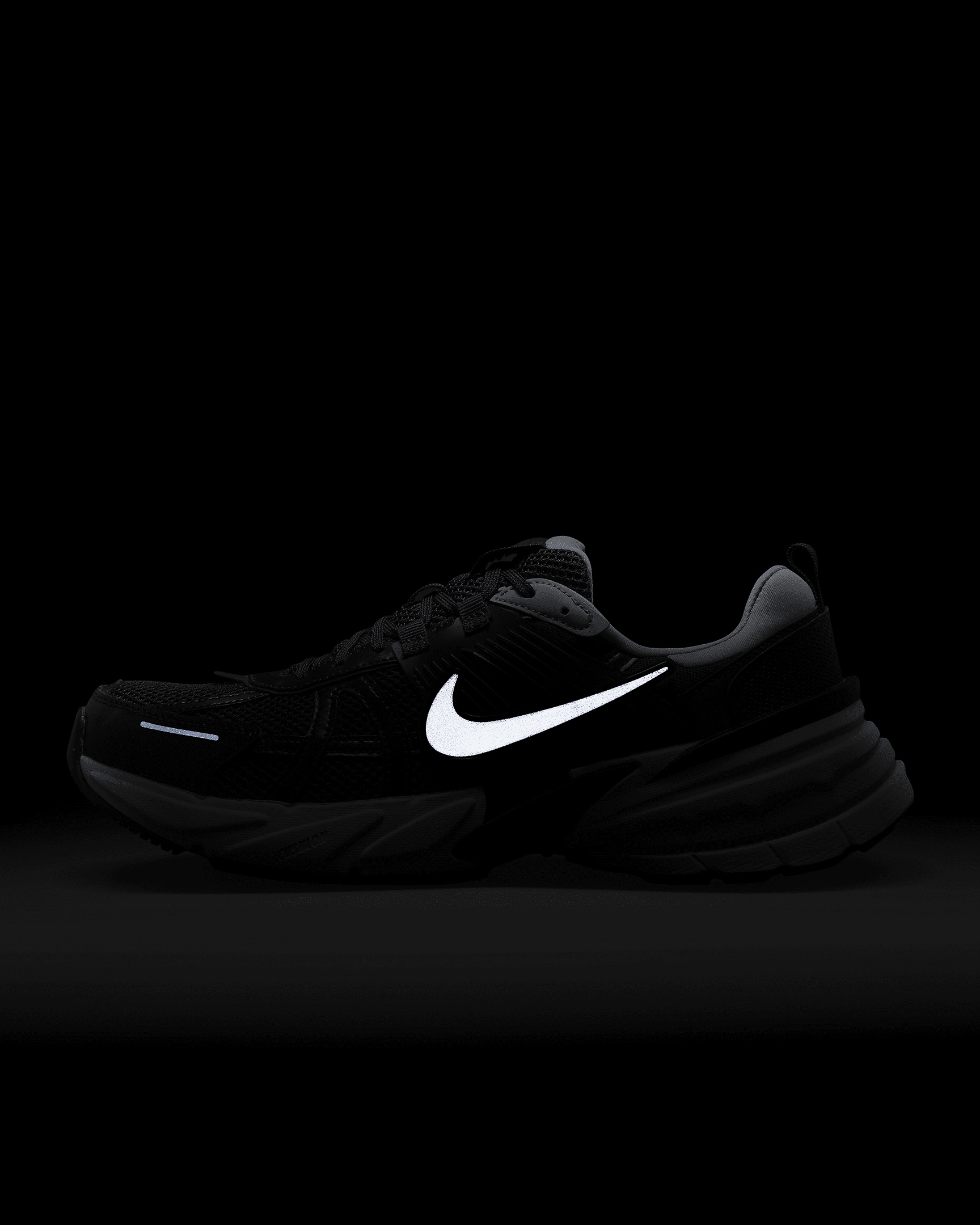 Nike V2K Run Shoes - 9