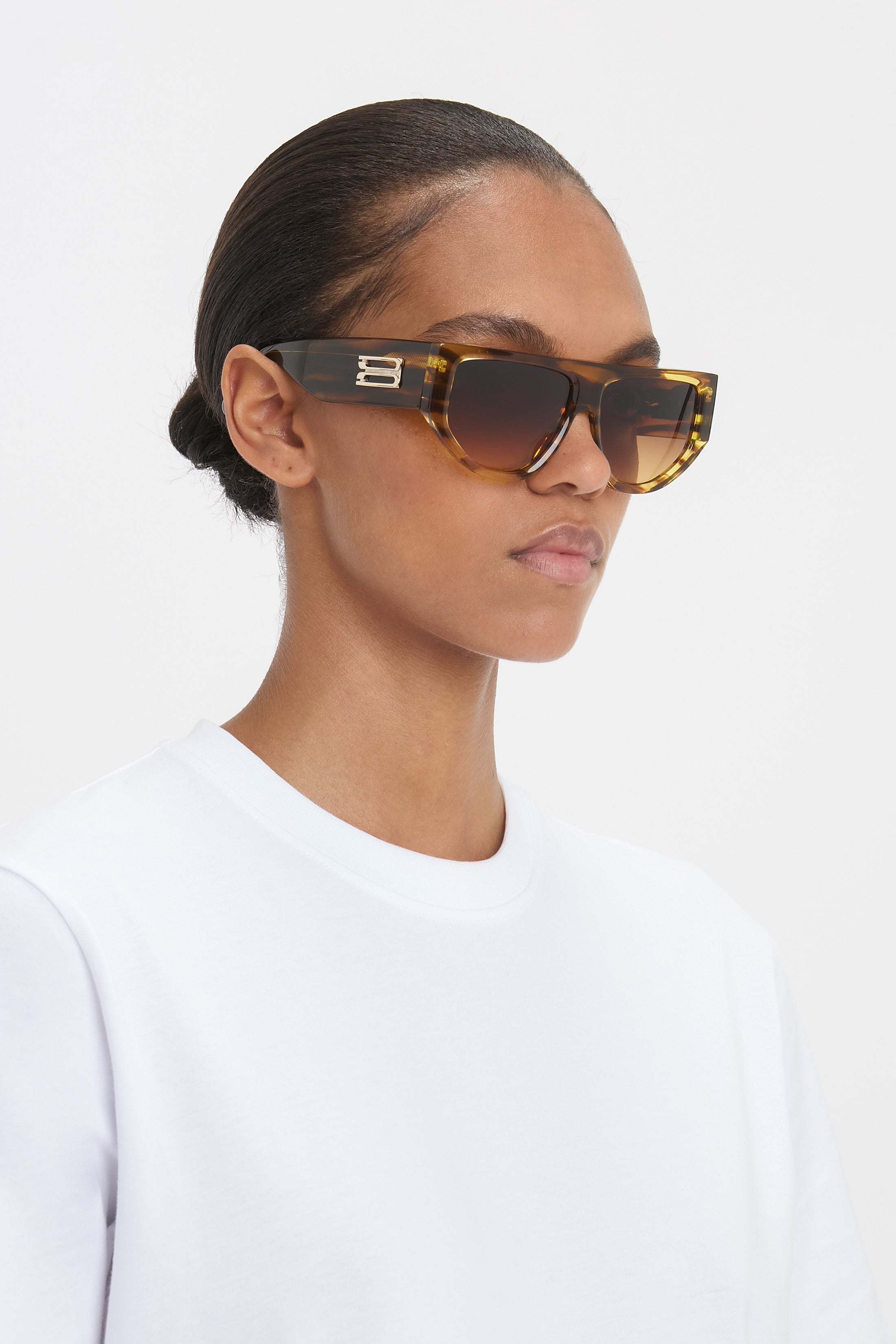 B Frame Logo Sunglasses In Striped Tobacco - 7