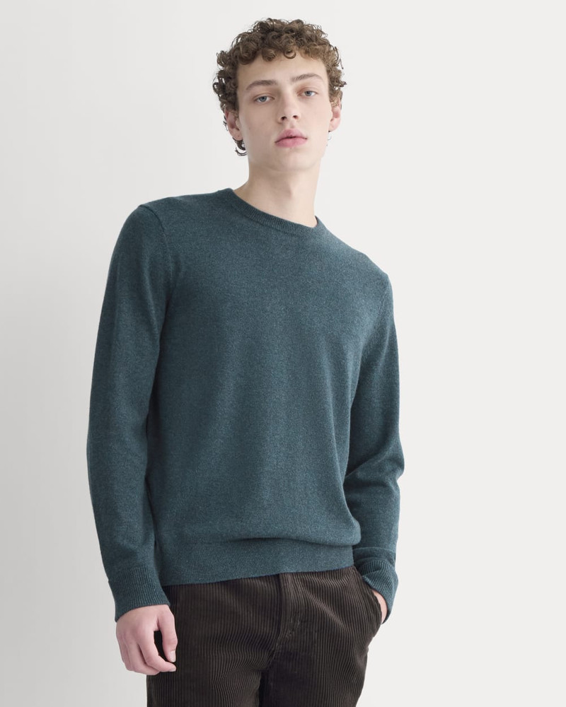 EVERLANE THE CASHMERE CREW outlook