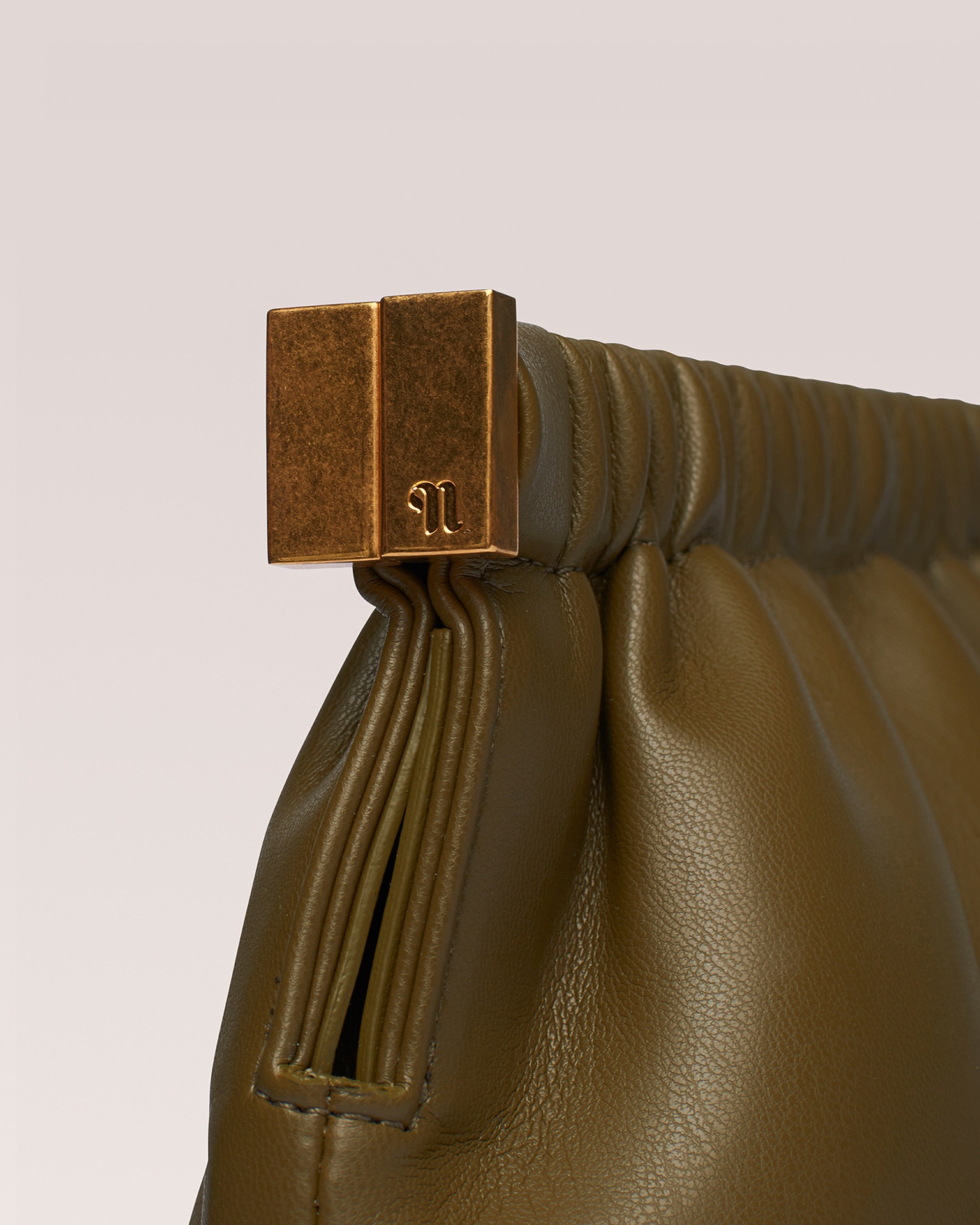 THE BAR CLUTCH - Vegan nappa mini clutch - Khaki - 2