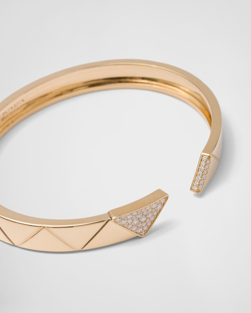 Eternal Gold bangle bracelet in yellow gold with diamonds 3
