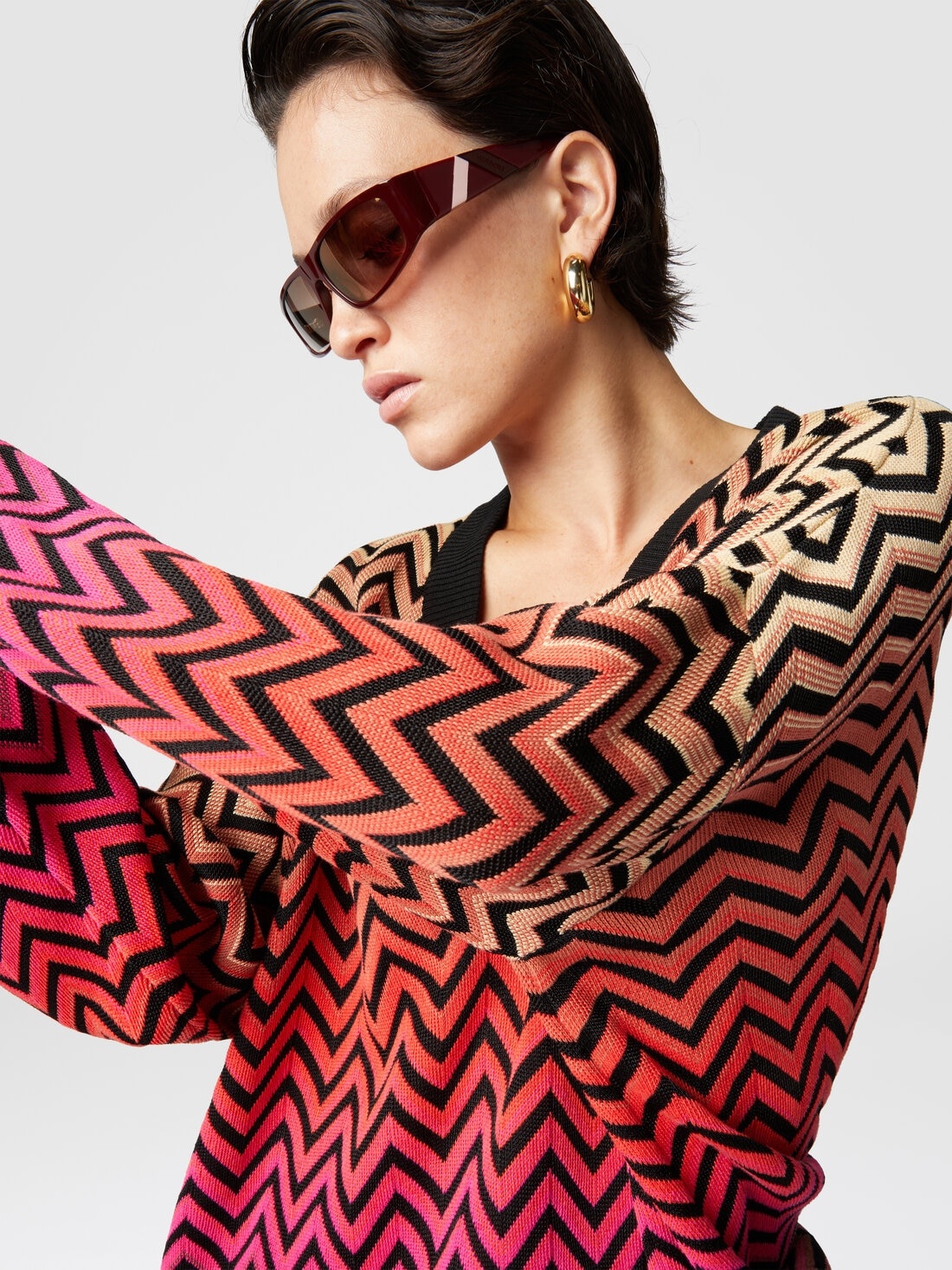 Oversized dégradé chevron sweater with V-neck - 4