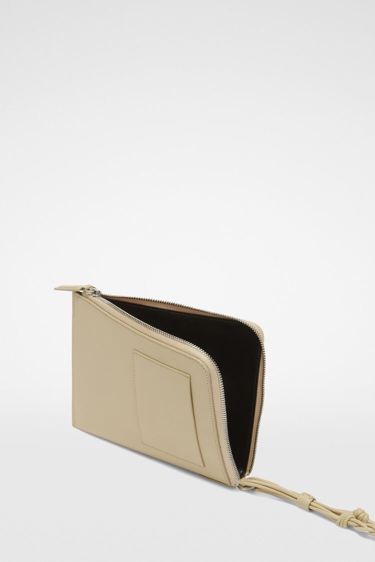 Tangle Passport Holder - 3