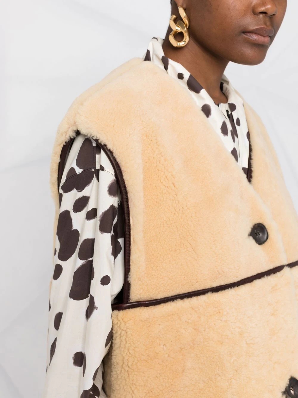 reversible furry waistcoat - 5