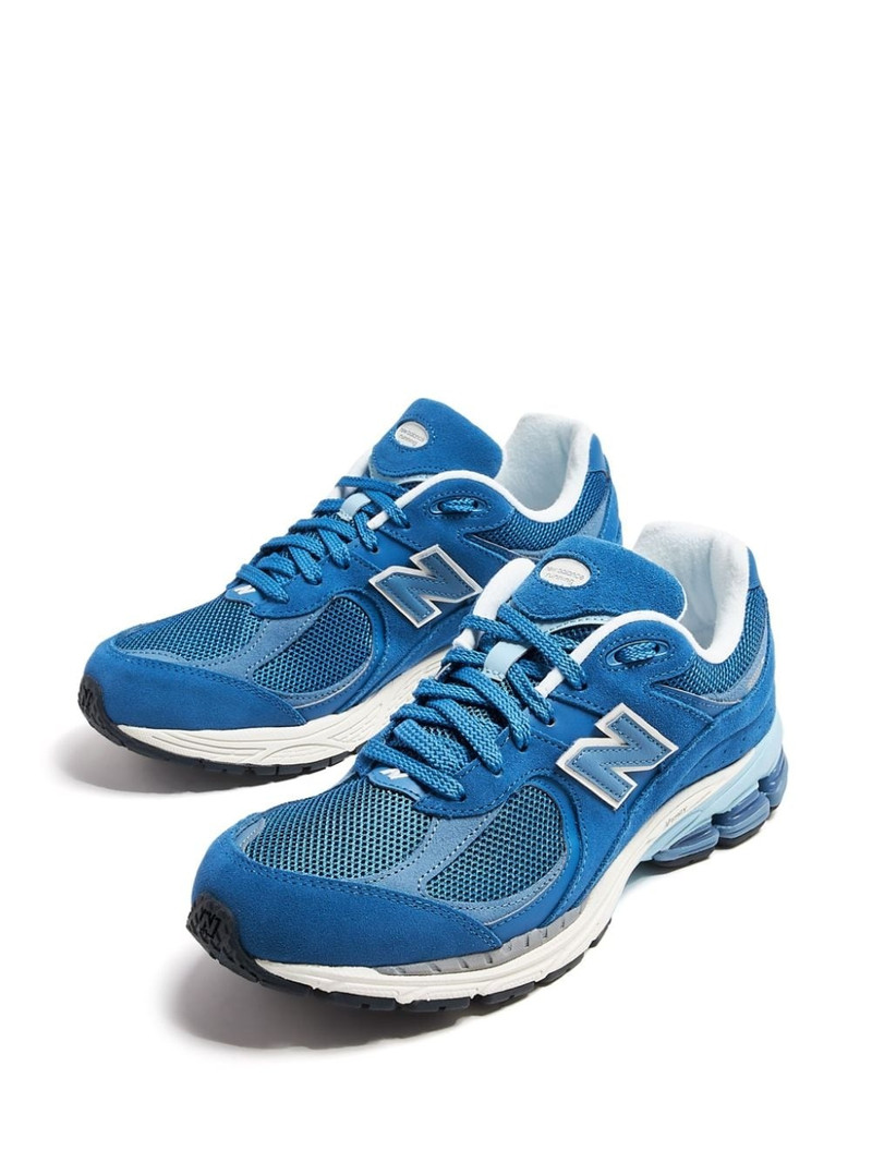 logo sneakers 4
