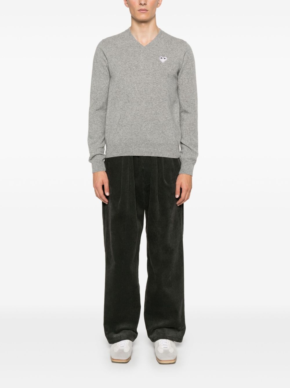 v-neck pullover with white heart - 3