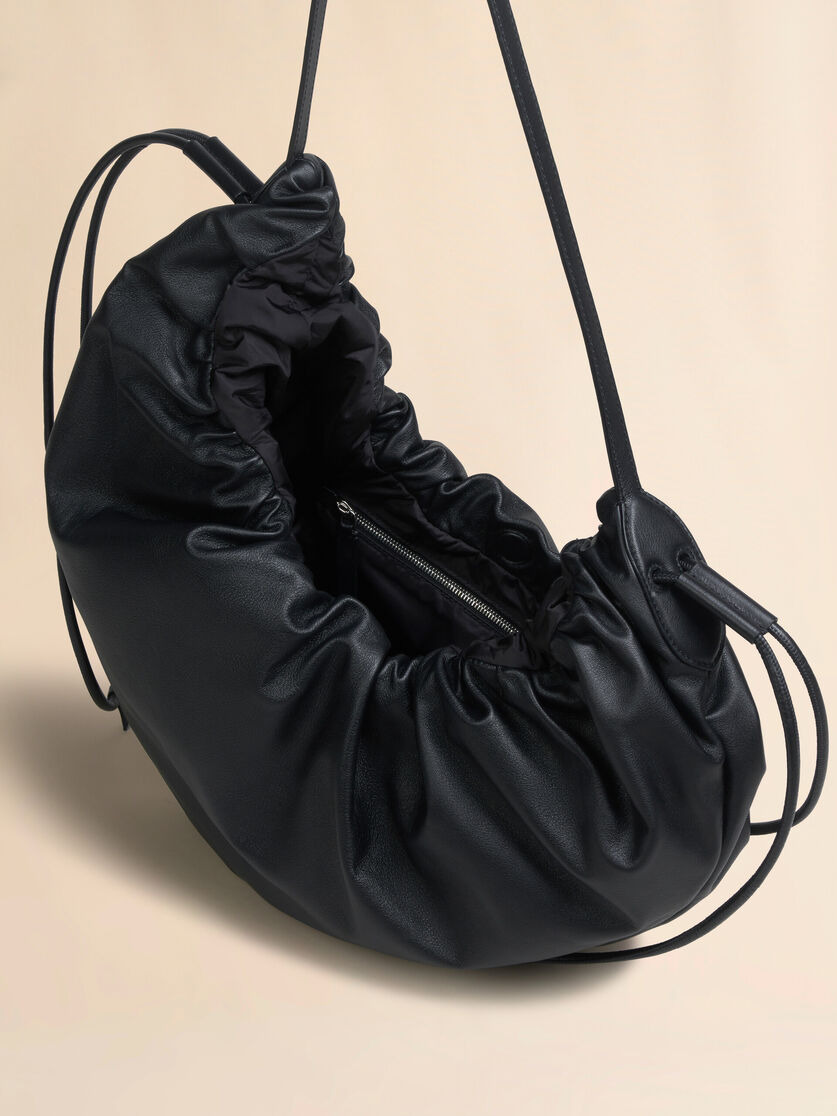 BLACK LEATHER SCRUNCHIE MEDIUM HOBO BAG - 3