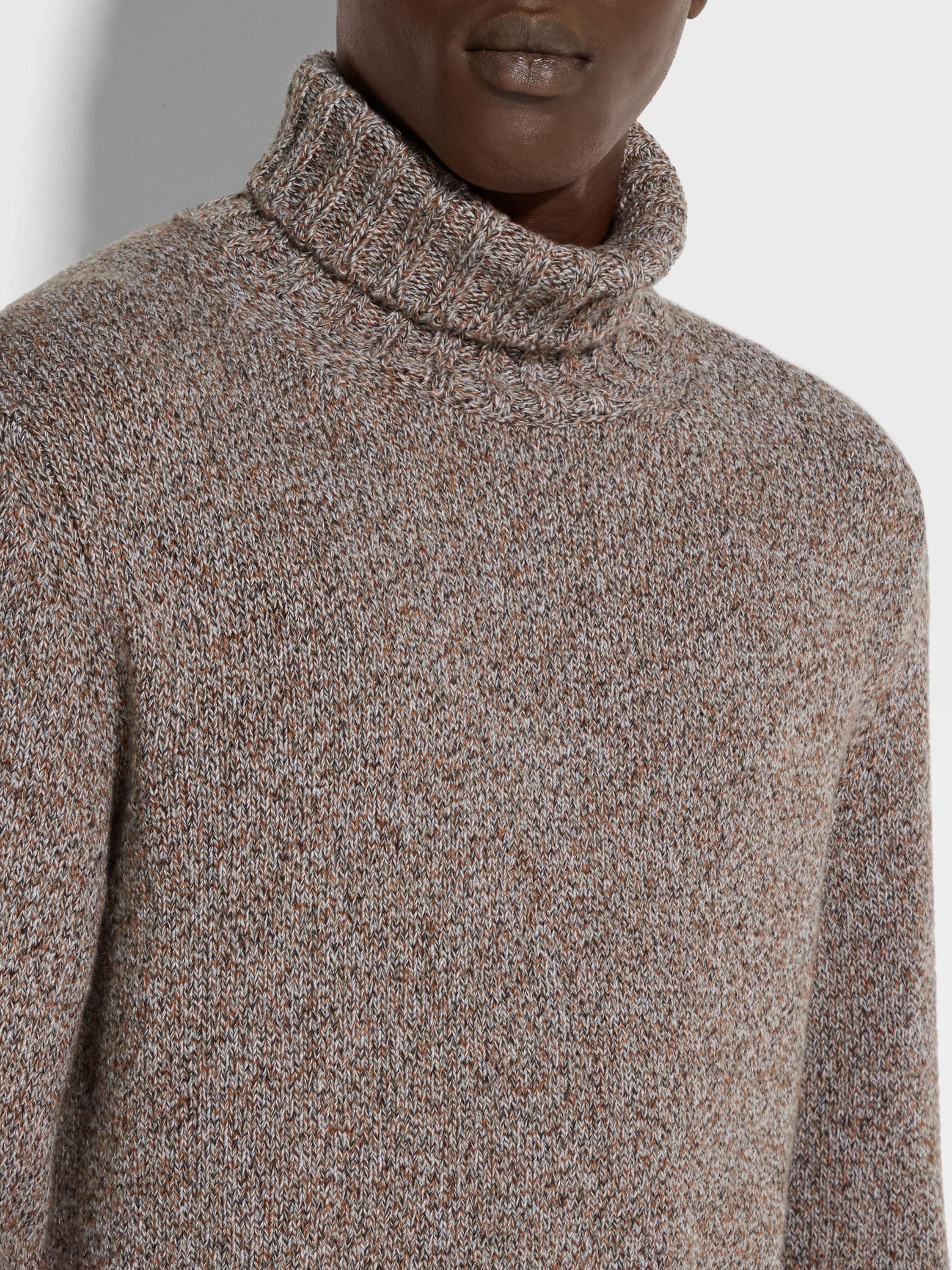 DARK FOLIAGE AND TAUPE OASI CASHMERE TURTLENECK - 2