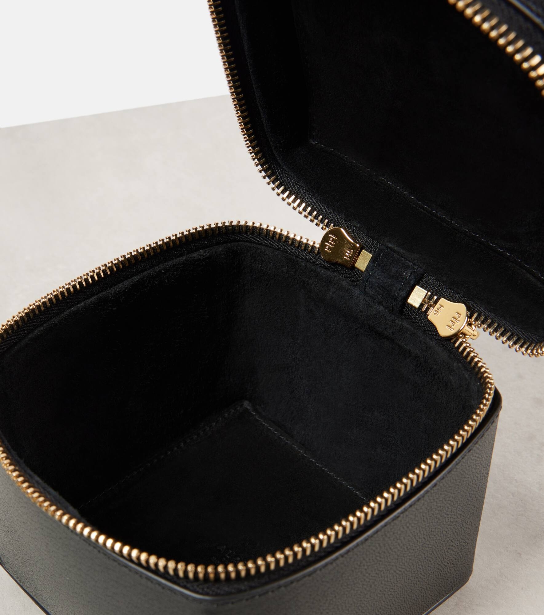 Cube leather vanity bag - 3