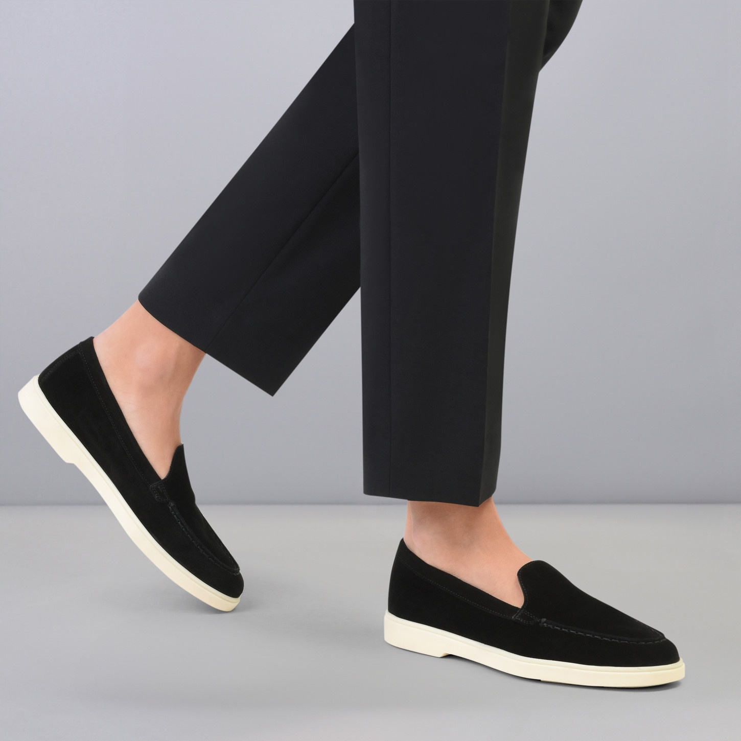 Women's black suede loafer - 2