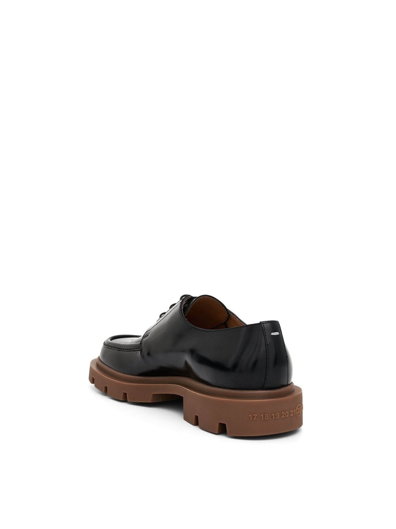 Maison Margiela Ivy Derby in Black/Honey outlook