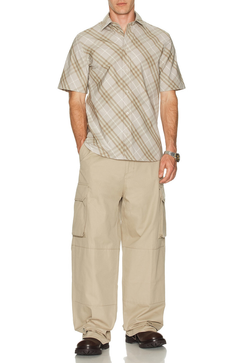 Burberry Robert Essentials Classic Short Sleeve Shirt outlook