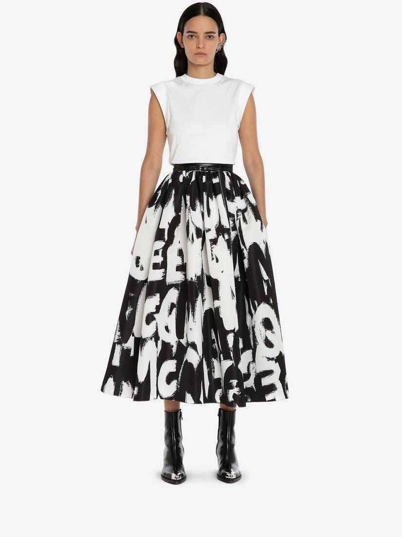 Mcqueen Graffiti Pleated Skirt in Black/white - 2