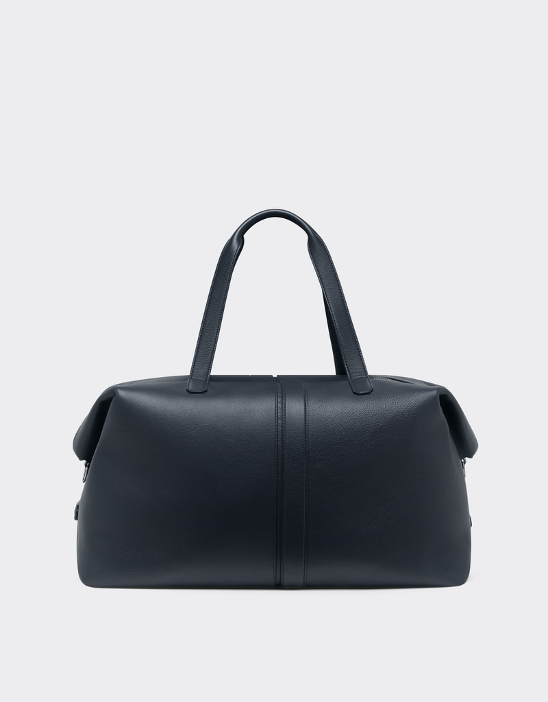 Duffle bag in tumbled leather 1