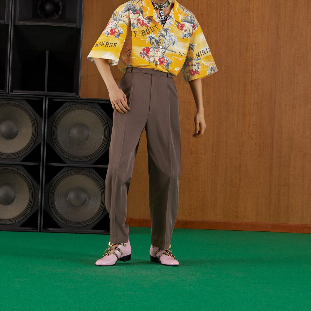 Wool pants with Gucci label - 6