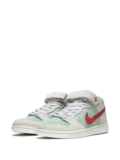 Nike Sb Dunk Mid Pro QS sneakers outlook