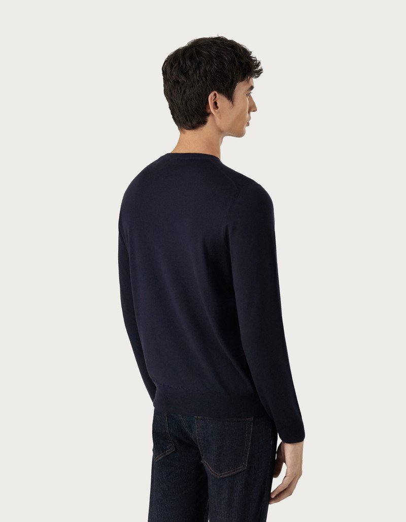 NAVY BLUE CREW-NECK IN GARMENT-DYED CASHMERE 4